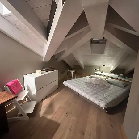 Daire Charming Penthouse In Torino