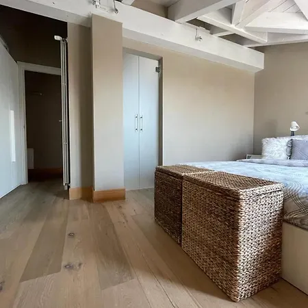 Charming Penthouse In Turim