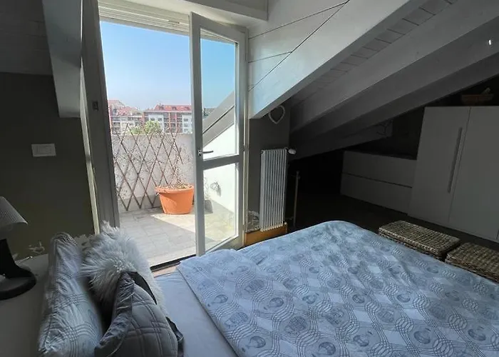 Charming Penthouse In アパート